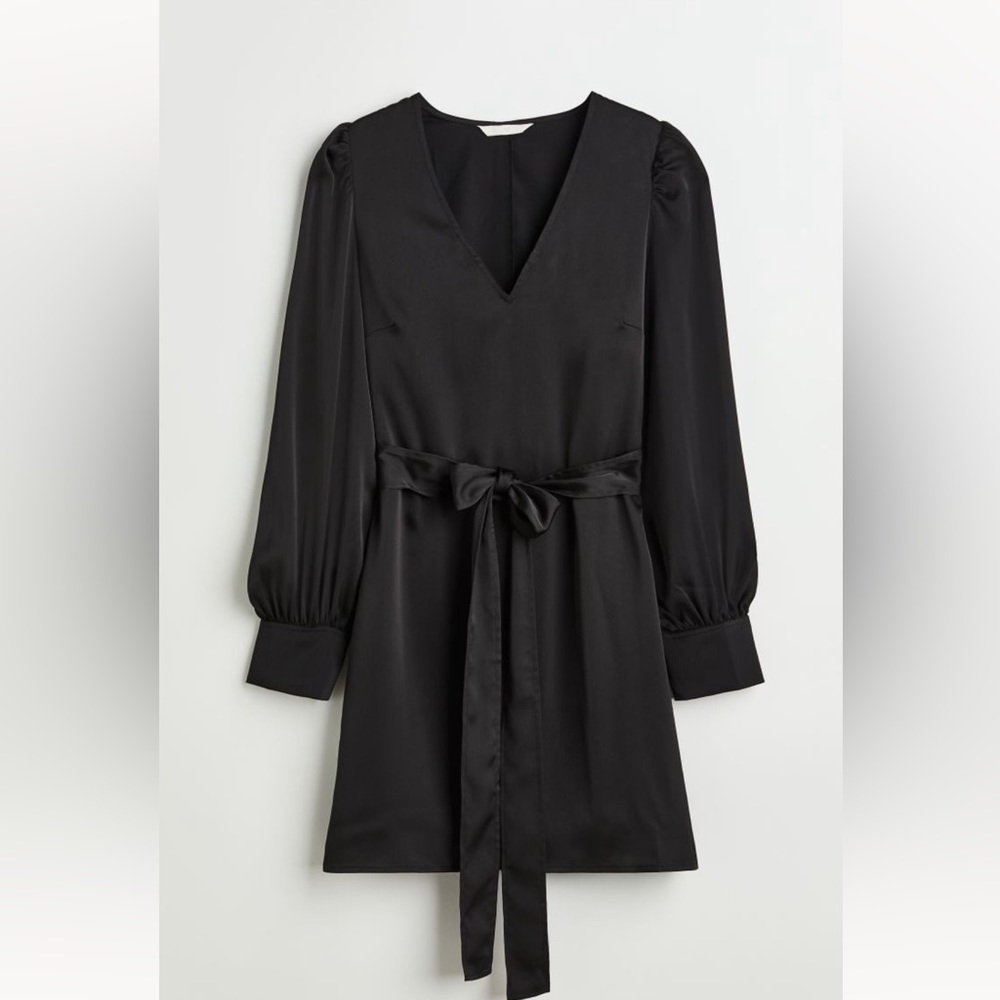 Balloon-sleeved satin dress